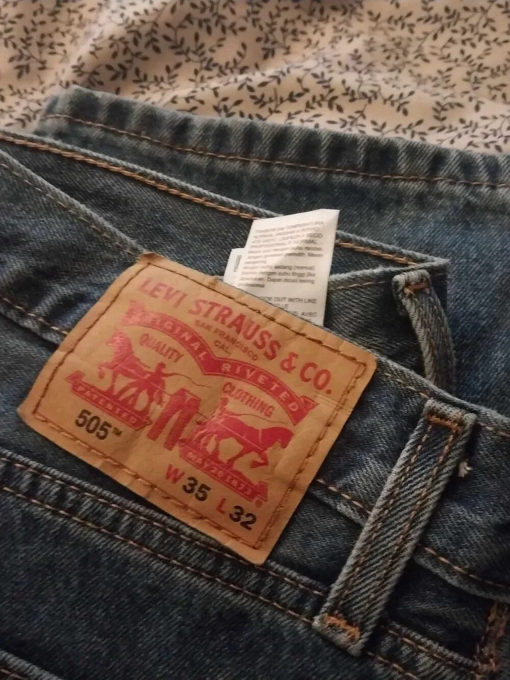 Levi's 505 Regular Fit Jeans Lot of 2 Men's W35 L32 Medium & Dark Wash Denim